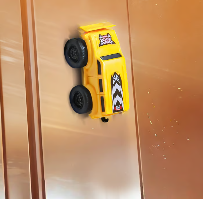 【買6送4】磁力反重力爬牆玩具車